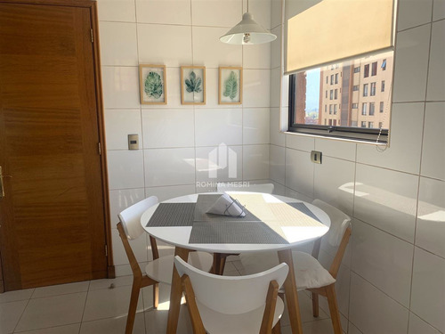 Arriendo Dpto. De 3 Dorm. Mas Servicios En Las Condes