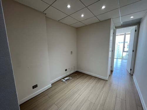 Oficina En Arriendo