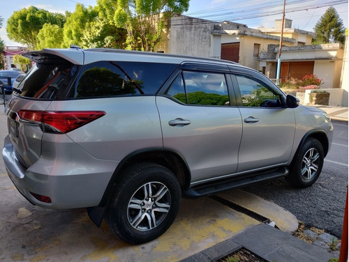 Imagen 8 de 19 de Toyota Sw4 2018 2.8 Sr 177cv 4x4