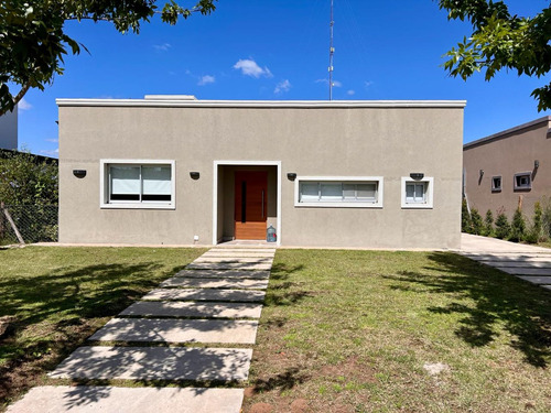 Venta Casa Barrio San Eduardo Pilar Del Este 