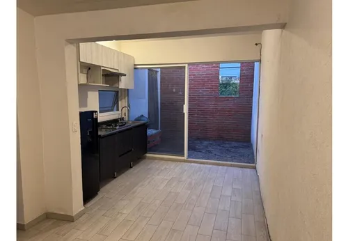 Casa Con Local En Venta