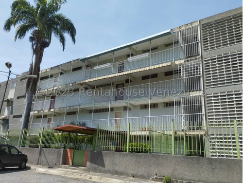 Apartamento En Venta, Urb. Caña De Azucar, Maracay 24-10259 Yr