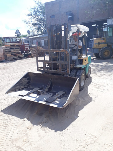 Autoelevador Con Pala Cumple Las Dos Funciones Marca Komatsu
