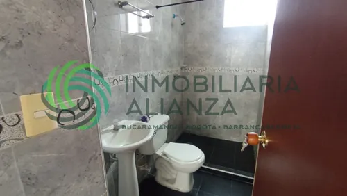 Apartamento En Arriendo En La Esmeralda. Cod A15554