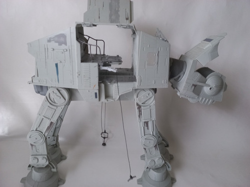 Robot Star Wars At At (Usado)