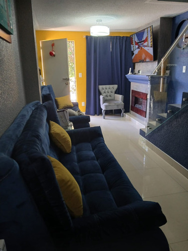 Casa En Tecámac, En El Fraccionamiento Valle San Pedro.
