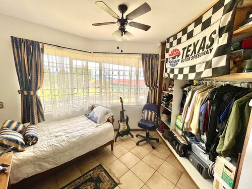Venta De Casa Con Amplia Terraza En Los Angeles De San Rafael De Heredia