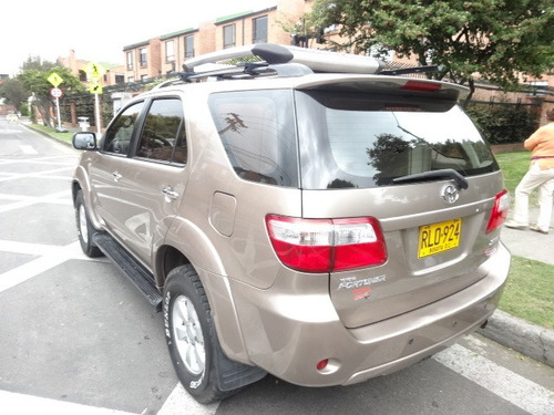 Toyota Fortuner Automatica 2012 4x2 72.500 Kilómetros