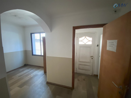 Amplia Casa - Oficina En Venta En El Mejor Barrio De Ñuñoa