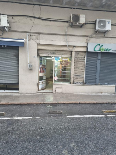 Imagen 1 de 5 de Local -zabala Casi Peatonal Sarandí , 4 Mts De Frente, 35 M2 , Permite Gastronomía !!