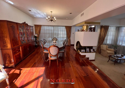 Venta Casa 5 Ambientes Barrio Naon Mataderos