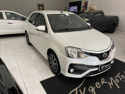 Imagem 2 de 10 de Toyota Etios 2018 1.5 16v Platinum Aut. 4p