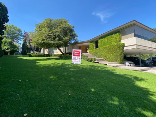 Imagen 3 de 24 de Casa En Venta En Calle Cerrada Con Vigilancia, Jardines Del