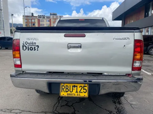 Toyota Hilux 2.7 Mt