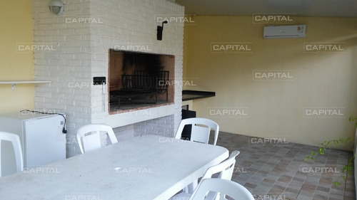 Casa En Playa Mansa En Venta Punta Del Este, Reciclada- Ref: 26557