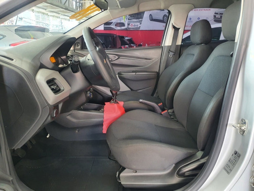 Imagem 9 de 10 de Chevrolet Onix Joy 1.0