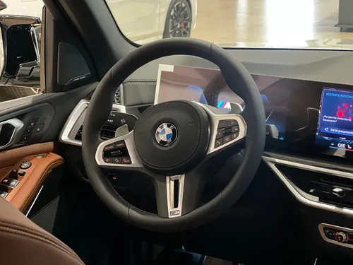 BMW X5 4.4 V8 M60I