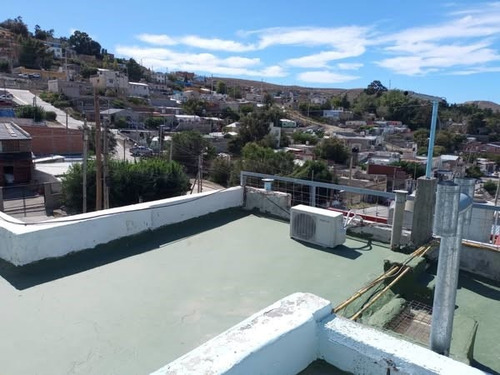 Se Vende Hermosa Casa Familiar En Excelente Ubicación, Ideal Para Familia Numerosa O Inversionistas