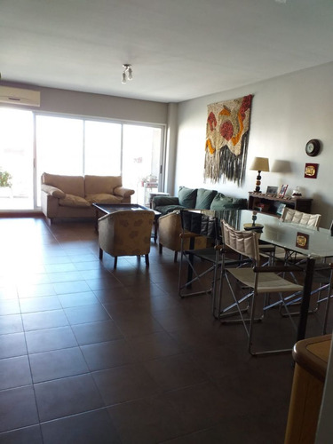 Departamento En Venta En Flores