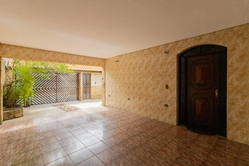 Casa Térrea Com 3 Dormitórios À Venda, 223 M², Vila Galvão, Guarulhos - Sp