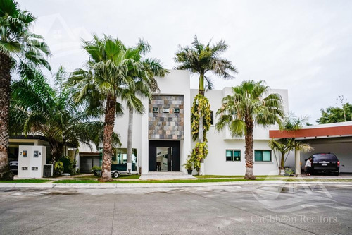 Imagen 2 de 12 de Casa En Venta En Villa Magna Cancun / Codigo: Lchp2024