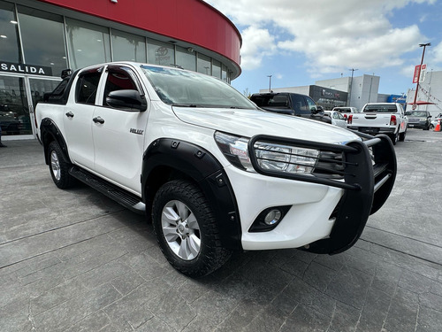 Toyota Hilux 2.7 Cabina Doble Sr Mt