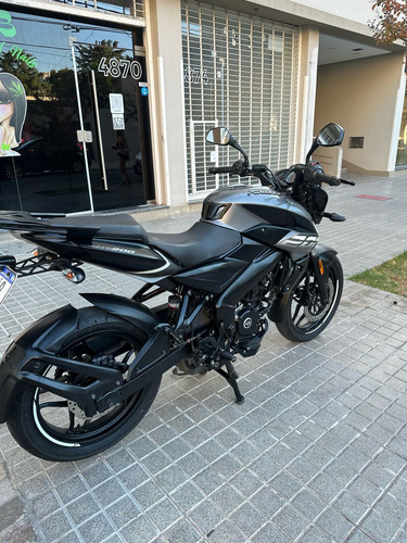 Rouser Ns 200