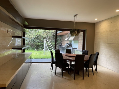 Residencia Espectacular En Paseo De Los Laureles