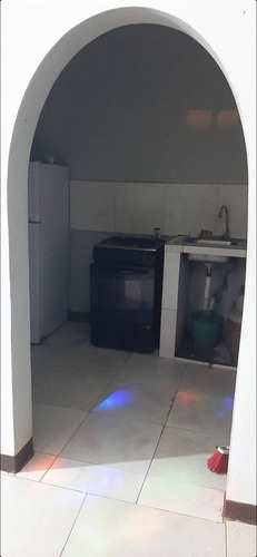 Imagen 3 de 14 de Casa Grande De 2 Pisos 4 Cuartos Y 2 Baños.