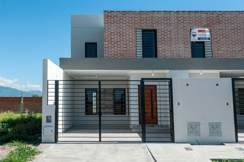 Imagen 2 de 30 de Duplex Venta Via Aurelia 3 Dorm Zona Aeropuerto