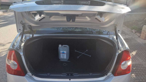 Imagen 4 de 6 de Ford Fiesta Max 2006 1.6 Max Amb Plus