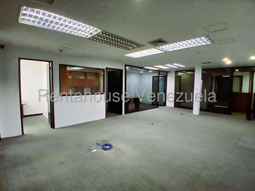 Oficina En Alquiler Los Cortijos De Lourdes Mls 25-15550 Yf