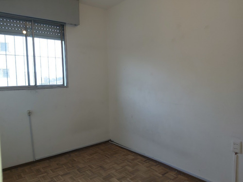 Imagen 11 de 17 de Apartamento Muy Luminoso. Vista Este Y Oeste. Muy Acogedor.gastos Bajos