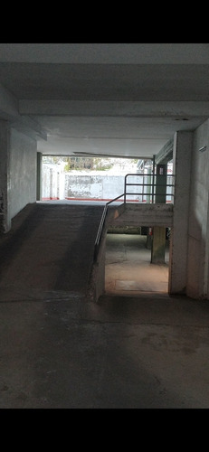Imagen 3 de 3 de Cochera En Edificio