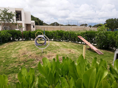 Casa En Venta En Privada En Cholul A 5 Min De Altabrisa,mérida,yucatán