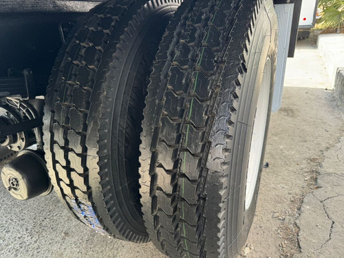 2016 International 4300 Caja Seca 24' Pies