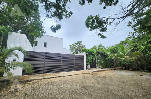 Casa En Venta De 2 Recámaras, Estudio Tv, Piscina, Sm 307, Doctores, Cancún