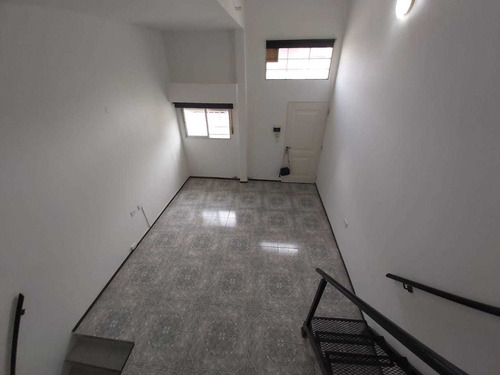 Imagen 4 de 12 de Departamento 2 Ambientes En Alquiler En Villa Maipu