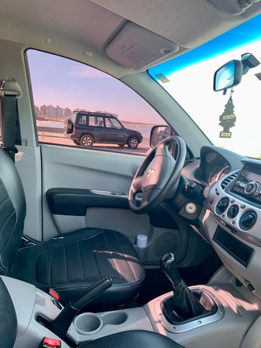 Imagen 10 de 15 de Mitsubishi L200 2.4 Doble Cabina 4x2