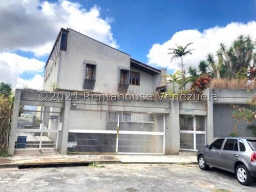 Tg Excelente Casa En Venta En Santa Paula Con Terraza Y Hermosa Vista, Calle Cerrada. 24-28413 Ys
