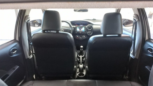 Imagen 10 de 13 de Toyota Etios 2016 1.5 Platinum 5 P