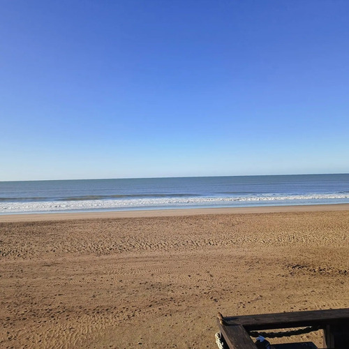 Imagen 3 de 12 de Departamento Con Vista Al Mar 4 Ambientes