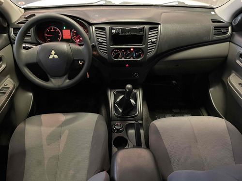 Mitsubishi L200 Triton 2.4 16V TURBO DIESEL GL CD 4X4 MANUAL