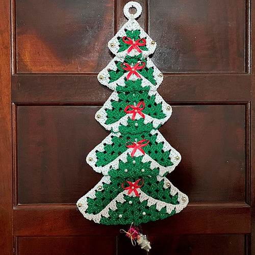 Árvore De Natal De Crochê Enfeite De Porta Esmeralda | Parcelamento sem  juros