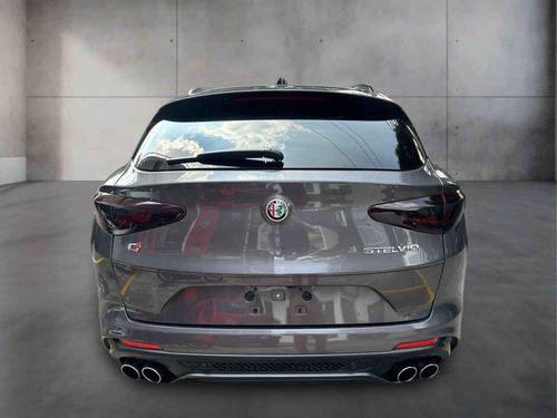 Alfa Romeo Stelvio 2022