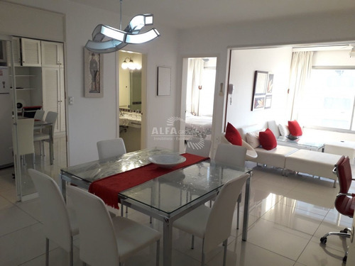 Imagen 18 de 30 de Apartamento En Venta, Edificio A Metros De Playa Brava