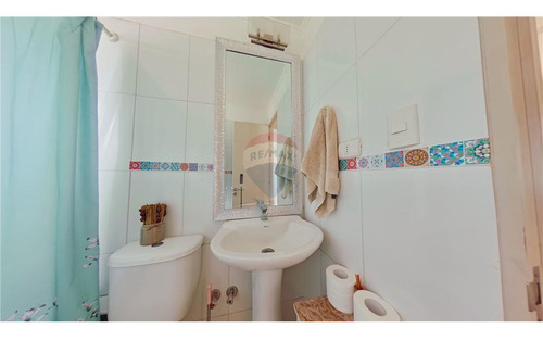 Acogedora Casa Aislada, 2 Pisos, Calle Tranquila, 3d; 3b, 2e