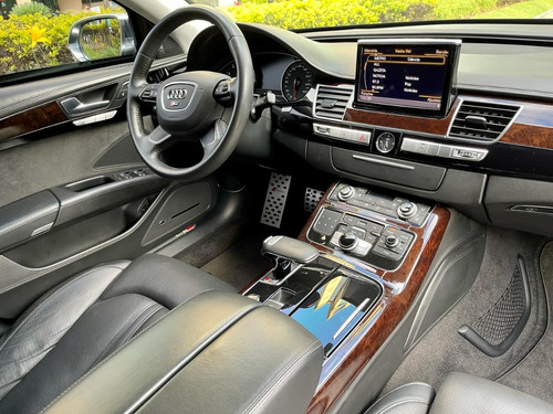 Audi A8 4.2 Quattro 4p