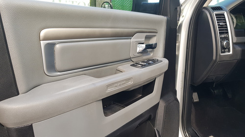 Dodge Ram Crewcab Slt 4x4 2017 V6,factura Original Uico Dueñ