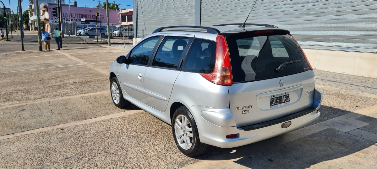 Peugeot 206 1.6 Sw Xs Premium